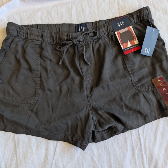 GAP Other - Gap Pull On Tencel Shorts Size XL
